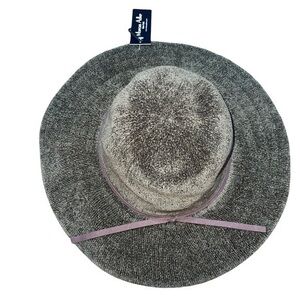 Chic Green and Brown Hat for Stylish Outfits